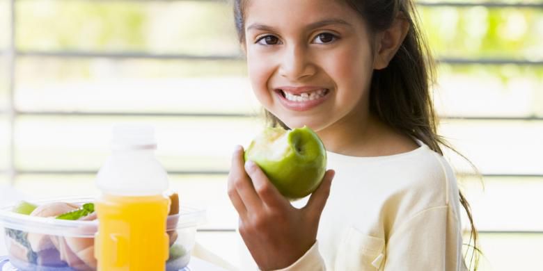 Minum Jus Buah Tiap Hari Tingkatkan Potensi Obesitas pada Anak